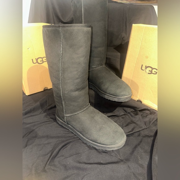 ⭐️FALL SALE⭐️ UGG Tall boots. Women’s Sz 10. Black - Picture 1 of 5